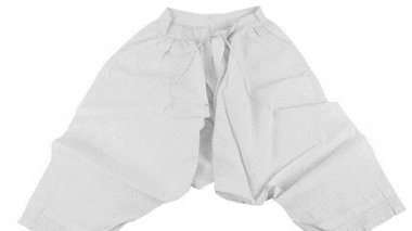 Մեծ Բրիտանիայի թագուհու ներքնազգեստը հանվել է աճուրդի