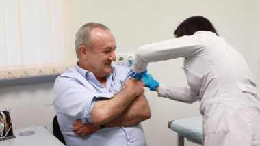 Վահրամ Դումանյանը պատվաստվել է կորոնավիրուսի դեմ