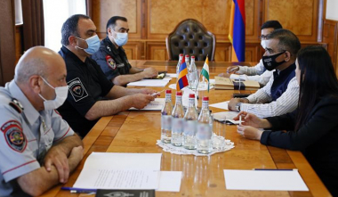 ՀՀ ոստիկանության պետն ընդունել է Հայաստանում Հնդկաստանի արտակարգ և լիազոր դեսպանին