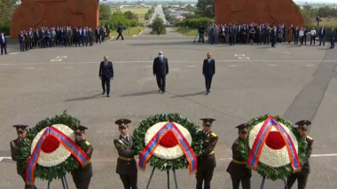 ՀՀ բարձրագույն ղեկավարությունը հարգանքի տուրք մատուցեց Սարդարապատի ճակատամարտի հերոսների հիշատակին