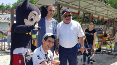 Գեղամ Ստեփանյանն այցելել է Քերոլայն Քոքսի անվան վերականգնողական կենտրոն