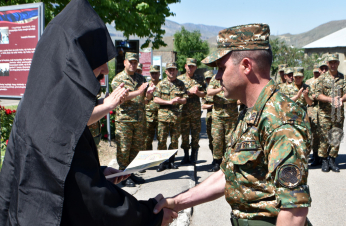 ԶՈւ հոգևոր առաջնորդն այցելել է 4-րդ զորամիավորում