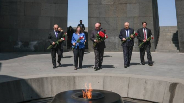 Ֆիլիպ Ռիքերը հարգանքի տուրք է մատուցել Հայոց ցեղասպանության զոհերի հիշատակին