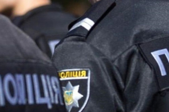 Ուկրաինական Ուման քաղաքում ոստիկանը փորձել է ուտել 500 դոլար կաշառքը