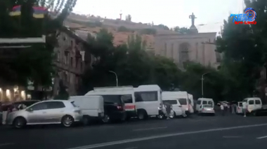 50-ից ավել միկրոավտոբուսներով մարդկանց բերել են հանրահավաքի (տեսանյութ)