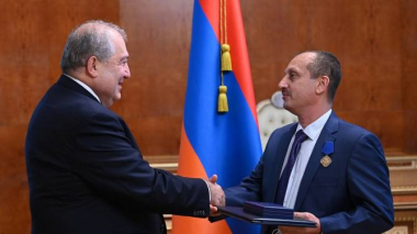 Նախագահ Արմեն Սարգսյանը պետական պարգև է հանձնել սրտային վիրաբույժ Միհիր Սուսանիին