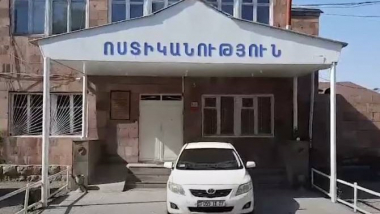 Վարդենիս քաղաքի 55-ամյա բնակիչը մեքենայից գողացել է գազային ատրճանակ և գումար