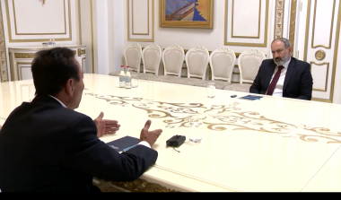 Հայաստանը անշրջելիորեն ընթանում է ժողովրդավարության ճանապարհով. Փաշինյանն այսօր հանդիպել է ՍԴՀԿ ատենապետ Սեդրակ Աճեմյանի հետ