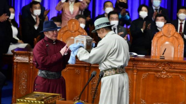  Ուխնաագիյն Խուրելսուխն ստանձնեց Մոնղոլիայի նախագահի պաշտոնը