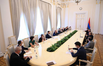 Արմեն Սարգսյանն ընդունել է տարածաշրջանային այցով Հայաստանում գտնվող Ավստրիայի, Լիտվայի և Ռումինիայի ԱԳ նախարարներին