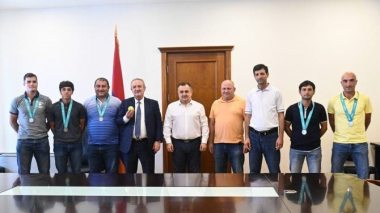 ԿԳՄՍ նախարարի պաշտոնակատարը հյուրընկալել էր Դևիսի գավաթի ենթախմբում հաղթած թենիսի հավաքականին