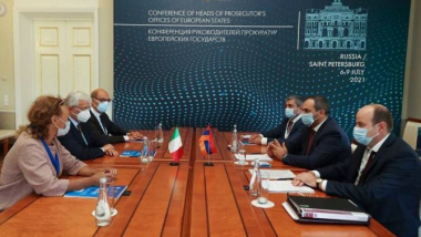 Արթուր Դավթյանը Սանկտ Պետերբուրգում հանդիպել է Իտալիայի գլխավոր դատախազի հետ