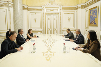 Նիկոլ Փաշինյանն ընդունել է Արա Թորանյանին