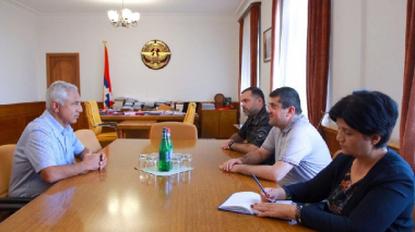 Արայիկ Հարությունյանը Արտակ Թովմասյանի հետ քննարկում է ունեցել