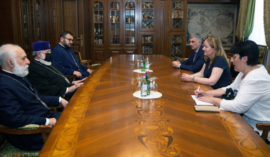 Ամենայն Հայոց Կաթողիկոսն ընդունել է Նատալի Լուազոյին