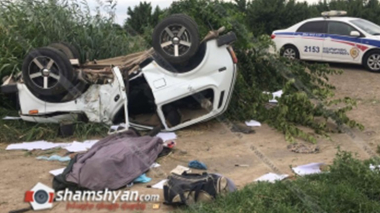 Արարատ գյուղի տարածքում ВАЗ 2121-ը բախվել է ծառին և գլխիվայր շրջվել․ վարորդը տեղում մահացել է