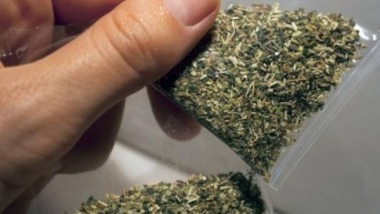 Ապօրինի թմրանյութ պահելու և օգտագործելու կասկածանքով բերման է ենթարկվել Ոսկեհատ գյուղի 18-ամյա բնակիչը