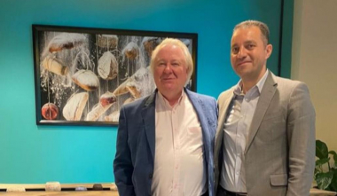 Քերոբյանը հանդիպել է Գրեմ Քուքի հետ