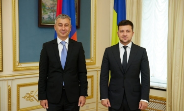 Ուկրաինայում ՀՀ դեսպանն իր հավատարմագրերն է հանձնել Վոլոդիմիր Զելենսկուն