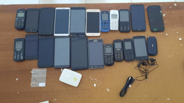 Սառնարանի խցիկում հայտնաբերվել են մեծ քանակությամբ բջջային հեռախոսներ
