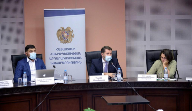 Կարեն Անդրեասյանն արտախորհրդարանական քաղաքական ուժերի հետ քննարկել է Սահմանադրական բարեփոխումների հարցը