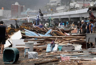 Ճապոնիայում թայֆունի հետևանքով կան վիրավորներ, հոսանքազրկված են հազարավոր տներ