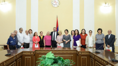 Սեպտեմբերի 22-ին ՀՀ անկախության 30-ամյակի առթիվ Ազգային ժողովի մի շարք աշխատակիցներ . լուսանկարներ