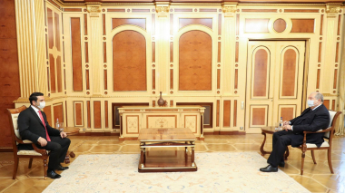 ՀՀ Ազգային ժողովի նախագահ Ալեն Սիմոնյանն այսօր հանդիպում է ունեցել Հայաստանի Հանրապետության նախագահ Արմեն Սարգսյանի հետ