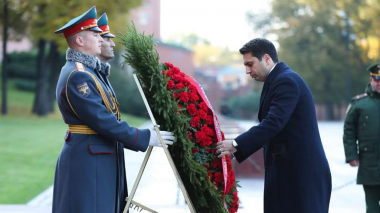 ՌԴ պաշտոնական այց. Ալեն Սիմոնյանը հարգանքի տուրք է մատուցել Հայրենական մեծ պատերազմում ընկած զոհերի հիշատակին