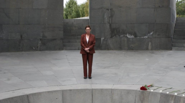 Ֆրանսիայի նորանշանակ դեսպան Անն Լույոն այցելել է Հայոց ցեղասպանության հուշահամալիր