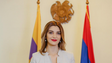 Դեռ շատ ու շատ անելիք ունենք. Էջմիածնի քաղաքապետը շնորհավորել է հոգևոր մայրաքաղաքի տոնի առթիվ