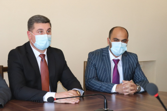 Գնել Սանոսյանը ներկայացրել է Արտաշատի ղեկավարի պաշտոնակատար Կառլեն Մկրտչյանին