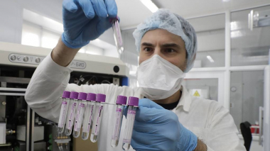 ՌԴ-ում սկսել են փորձարկել պատվաստանյութերի միքս, որը միաժամանակ կպաշտպանի բազմաթիվ վիրուսներից