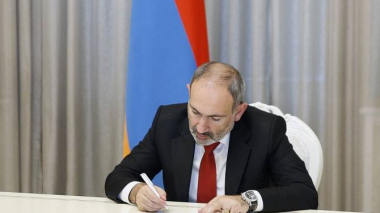 Արշակ Ասլանյանը նշանակվել է էկոնոմիկայի նախարարի տեղակալ, Վարոս Սիմոնյանն ազատվել է պաշտոնից