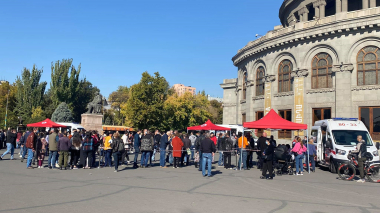 Օպերայի բակում մեկնարկել է Քովիդ-19 համավարակի դեմ պատվաստման գործընթացը