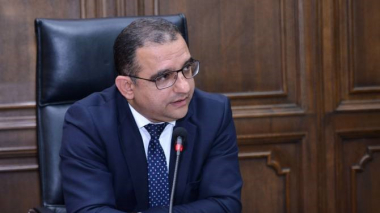 Պարտքի հետևողական և շարունակաբար նվազեցման ենք գնալու. Խաչատրյանը ներկայացնում է պետբյուջեի նախագիծը