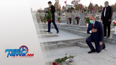 Նիկոլ Փաշինյանը նոյեմբերի 9-ի տարելիցի կապակցությամբ այցելել է «Եռաբլուր» զինվորական պանթեոն