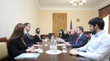 ԱԺ փոխնախագահ Իշխան Սաղաթելյանը հանդիպել է ՀՀ-ում Արգենտինայի դեսպանի հետ