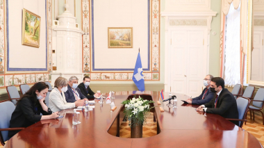 Ալեն Սիմոնյանը Սանկտ Պետերբուրգում հանդիպել է Կարմիր խաչի եւ կարմիր մահիկի միջազգային ընկերությունների ֆեդերացիայի Եվրոպայի տարածաշրջանի տնօրենին