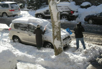  Ձյան առատ տեղումները Կալիֆոռնիայում կաթվածահար են արել տրանսպորտային հաղորդակցությունը