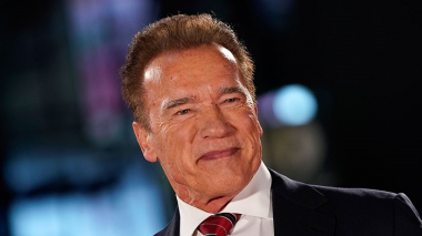 Ինը տարի տևած դատական վեճերից հետո Շվարցենեգերը պաշտոնապես ամուսնալուծվել է