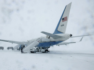 Ջո Բայդենի ինքնաթիռը ընկել է ուժգին փոթորիկի մեջ