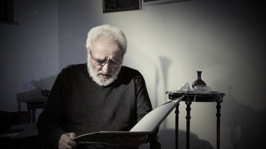 Ռազմիկ Դավոյանի ստեղծած գրականությունն ինքնատիպ ճանապարհ է դեպի մարդն ու մարդկայինը. ՀՀ նախագահը ցավակցել է բանաստեղծի ընտանիքին և հարազատներին