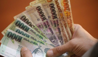 Մայրը և որդին խաբեությամբ հափշտակել են անձանց անվամբ ձևակերպված վարկերի գումարները