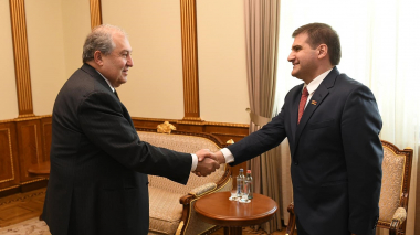 Ուզում եմ հավատալ, որ նախագահը լուրջ առողջական խնդիր չունի և հրաժարականի պատճառը չոր քաղաքական է․ Բաբաջանյան