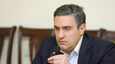 Արթուր Ղազինյանն Արմեն Սարգսյանի հրաժարականը չի կապում լիազորությունների խնդրի հետ