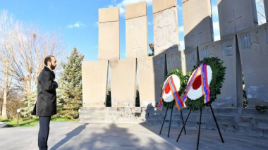 Պարտավոր ենք զբաղվել պաշտպանական հզորությունների ավելացմամբ. Արարատ Միրզոյան