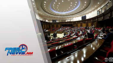 Ծափեր՝ ընդդիմության ներկայացրած նախագծի ընդունման առթիվ