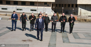 Ղարաբաղյան շարժման 34-րդ տարեդարձի միջոցառումների կազմակերպման պետական հանձնաժողովն այցելել է Ստեփանակերտի հուշահամալիր