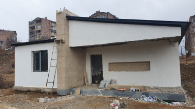 44-օրյա պատերազմում երկու ձեռքը կորցրած Կարեն Խլոպուզյանի տունն արդեն պատրաստ է. Արեն Մկրտչյան